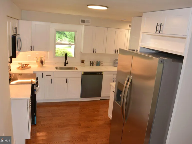 1006 Circle Dr — Photo 6