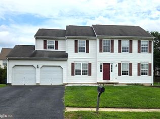 136 W Flagstone Dr, Newark, DE 19702