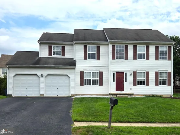 136 W Flagstone Dr, Newark, DE 19702