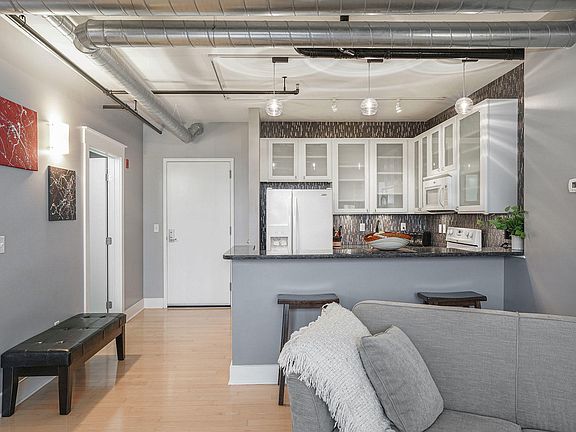 4th image of 600 Broadway Ave NW APT 617