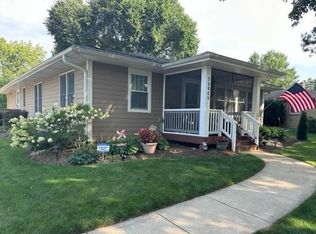 3S605 Behrs Circle Dr E, Warrenville, IL 60555