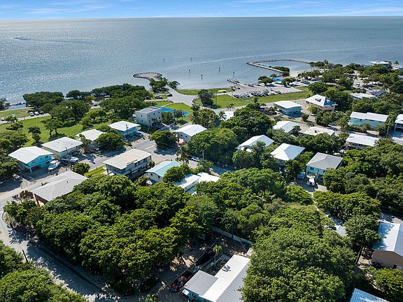 4th image of 108 Atlantic Ave