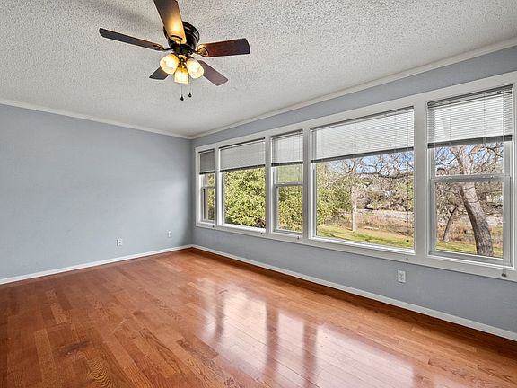 3rd image of 35 Marina Cir