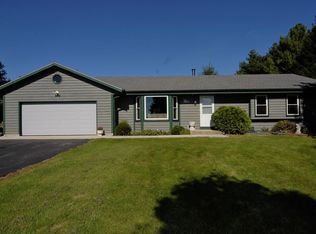 N92W27884 Hickory Rd, Hartland, WI 53029