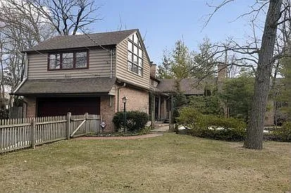 811 Prospect Ave photo 1