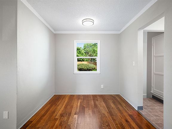 5th image of 9910 N Whittier St