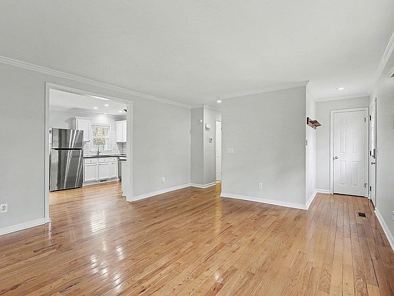 5th image of 5308 McCormick Rd