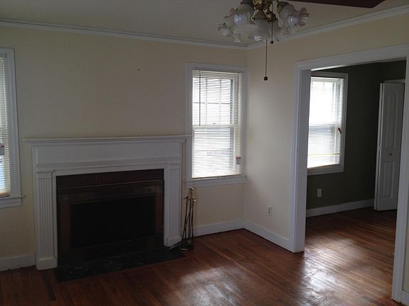 2nd image of 110 E Wilburn Ave