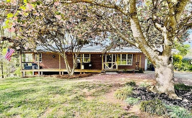 1st image of 511 Sunbeam Farm Rd