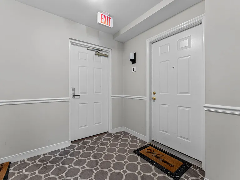 7501 Ashby Ln #J — Photo 19