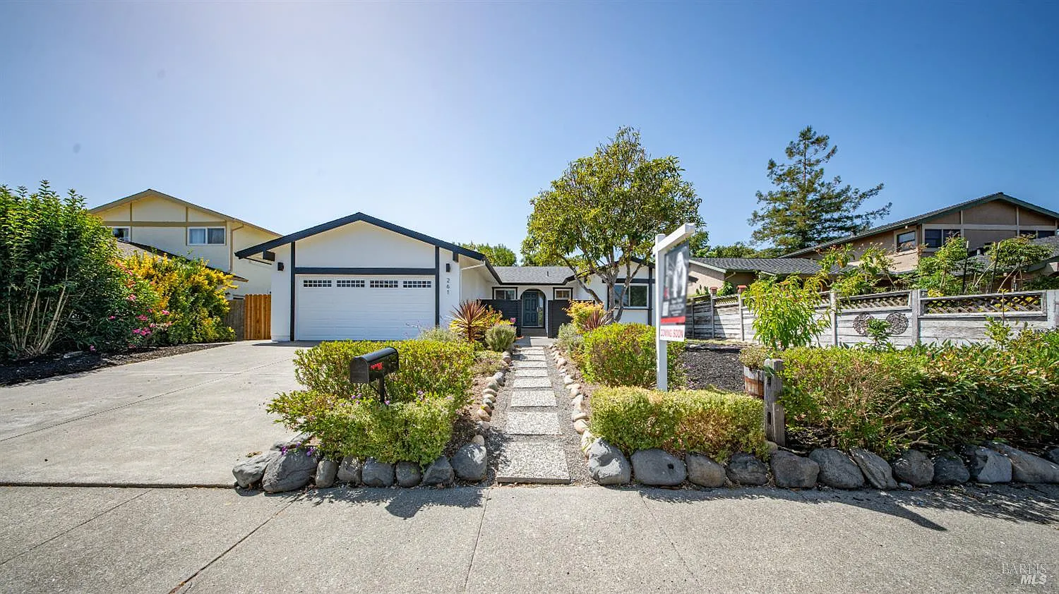 261 Redwood Circle - Photo 2