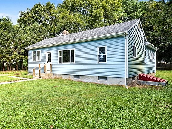 3rd image of 3 Champlin Dr