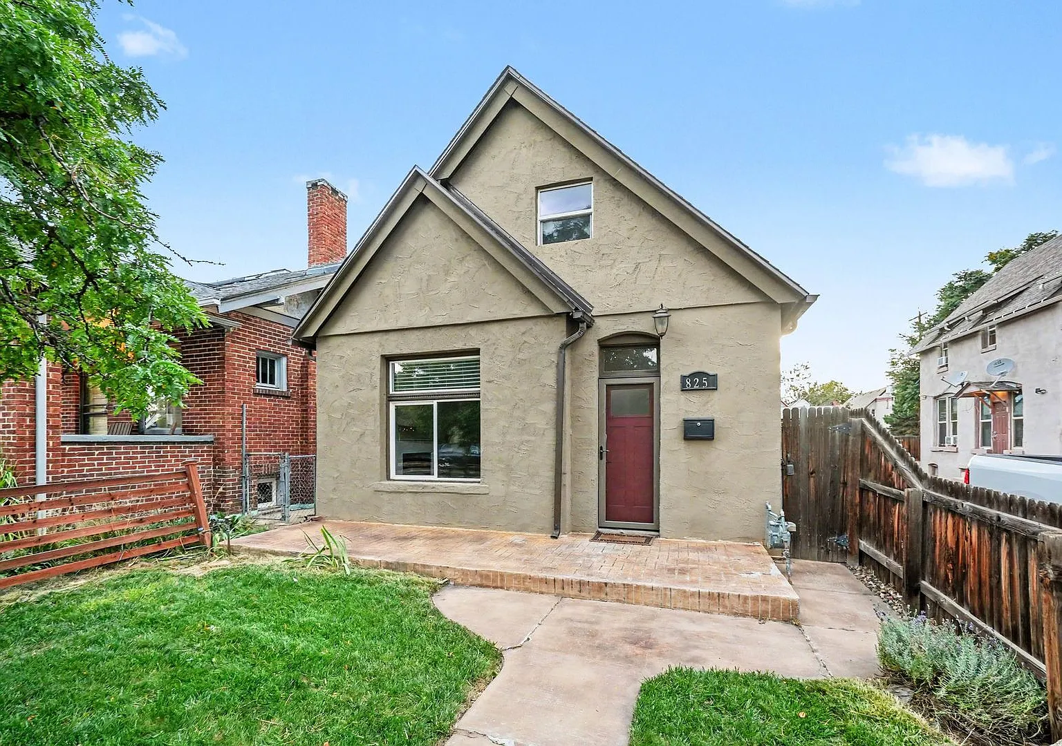 Available NOW! 3 Bedroom 2 Bath Beautiful Home in Denver! — Photo 3