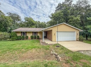 512 County Road 2490 N, Mahomet, IL 61853