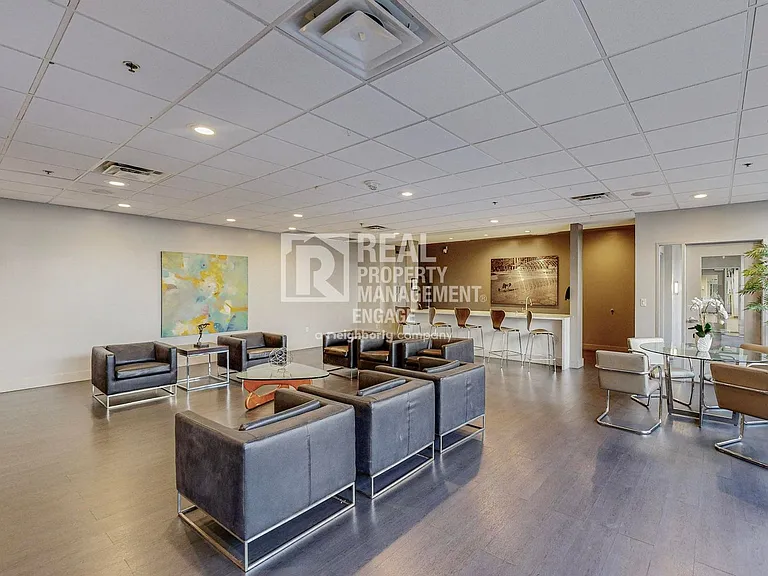 1200 Main St #910 — Photo 37