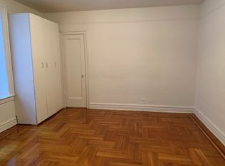 3419 29th St APT 1D, Astoria, NY 11106