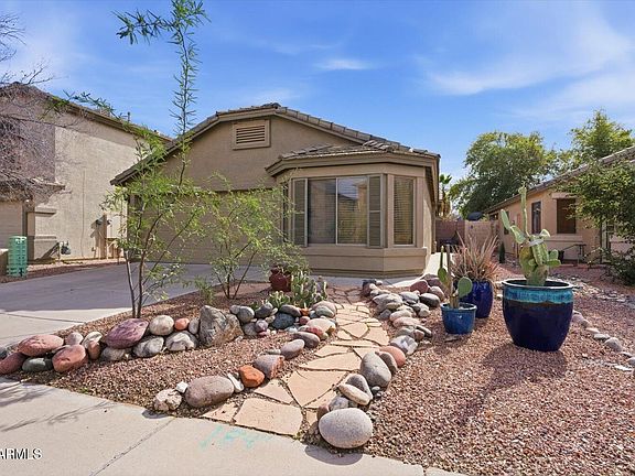 4th image of 42455 W HILLMAN Drive