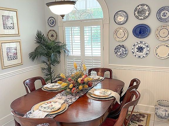 Breakfast nook