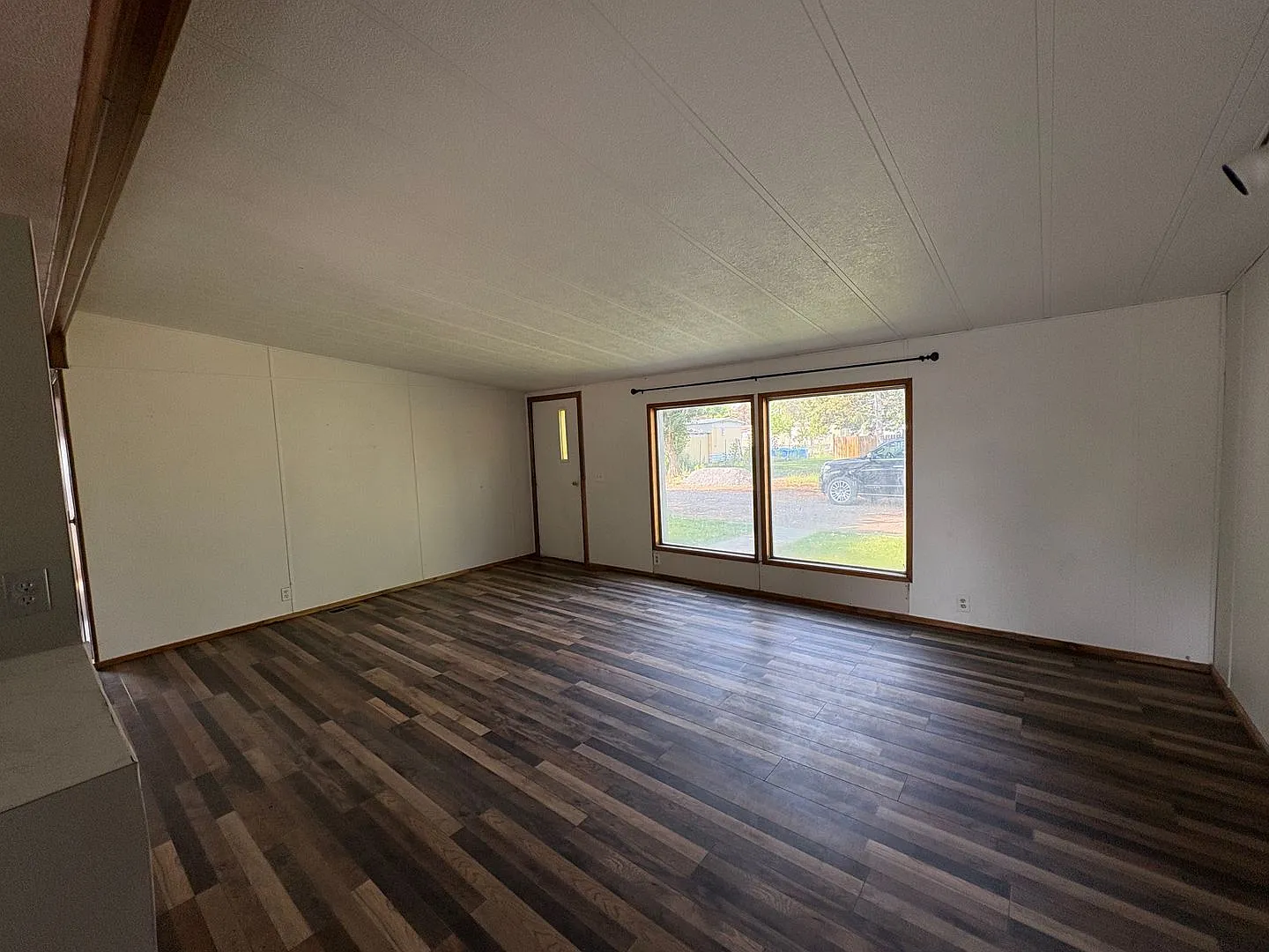 3 Bedroom 2 Bath Home for Rent — Photo 2
