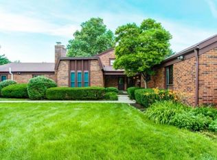 4297 Chaucer Ln, Columbus, OH 43220