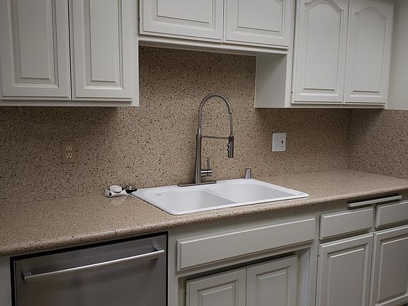 5th image of 1202 N Sunflower Ave APT B