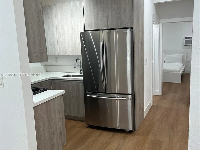 740 Michigan Ave #2 — Photo 3