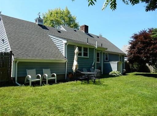 2nd image of 127 Glen St