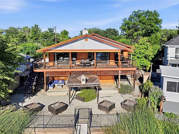 4th image of 2649 Lagoon Dr