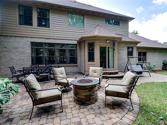4th image of 1019 Treeside Ct