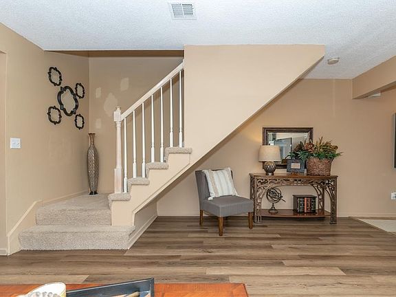5th image of 6032 NE Moonstone Dr