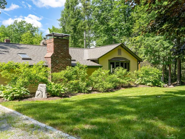 127 Bonds Corner Road, Hancock, NH 03449