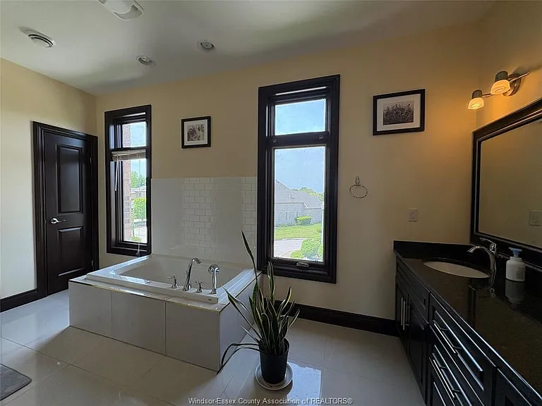 236 Shoreview Ct — Photo 23
