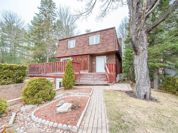 136 Frontenac Cres, Deep River, ON K0J 1P0