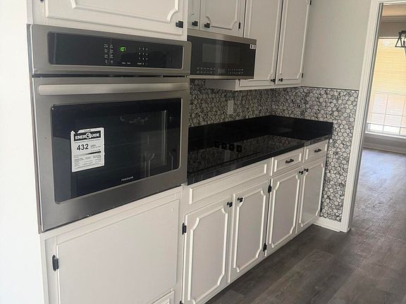 3rd image of 1357 Canterbury Ln