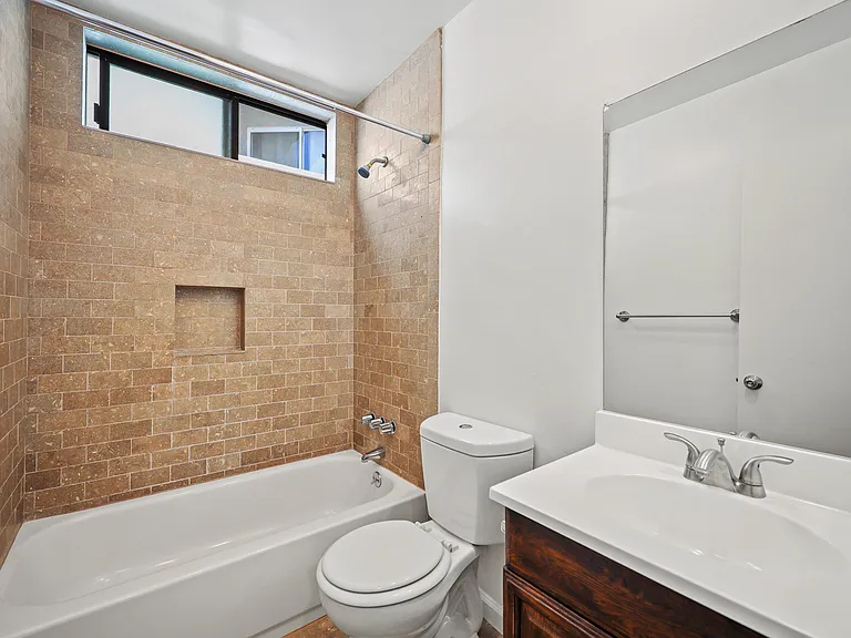 1832 Purdue Ave — Photo 12