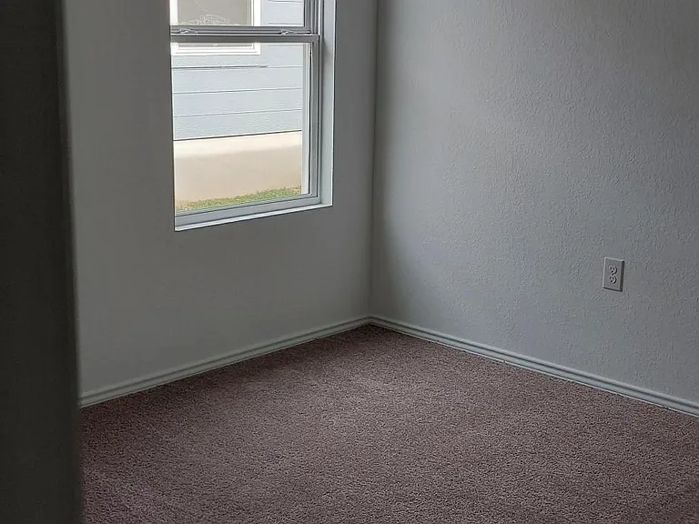 10010 Ana Hts — Photo 13