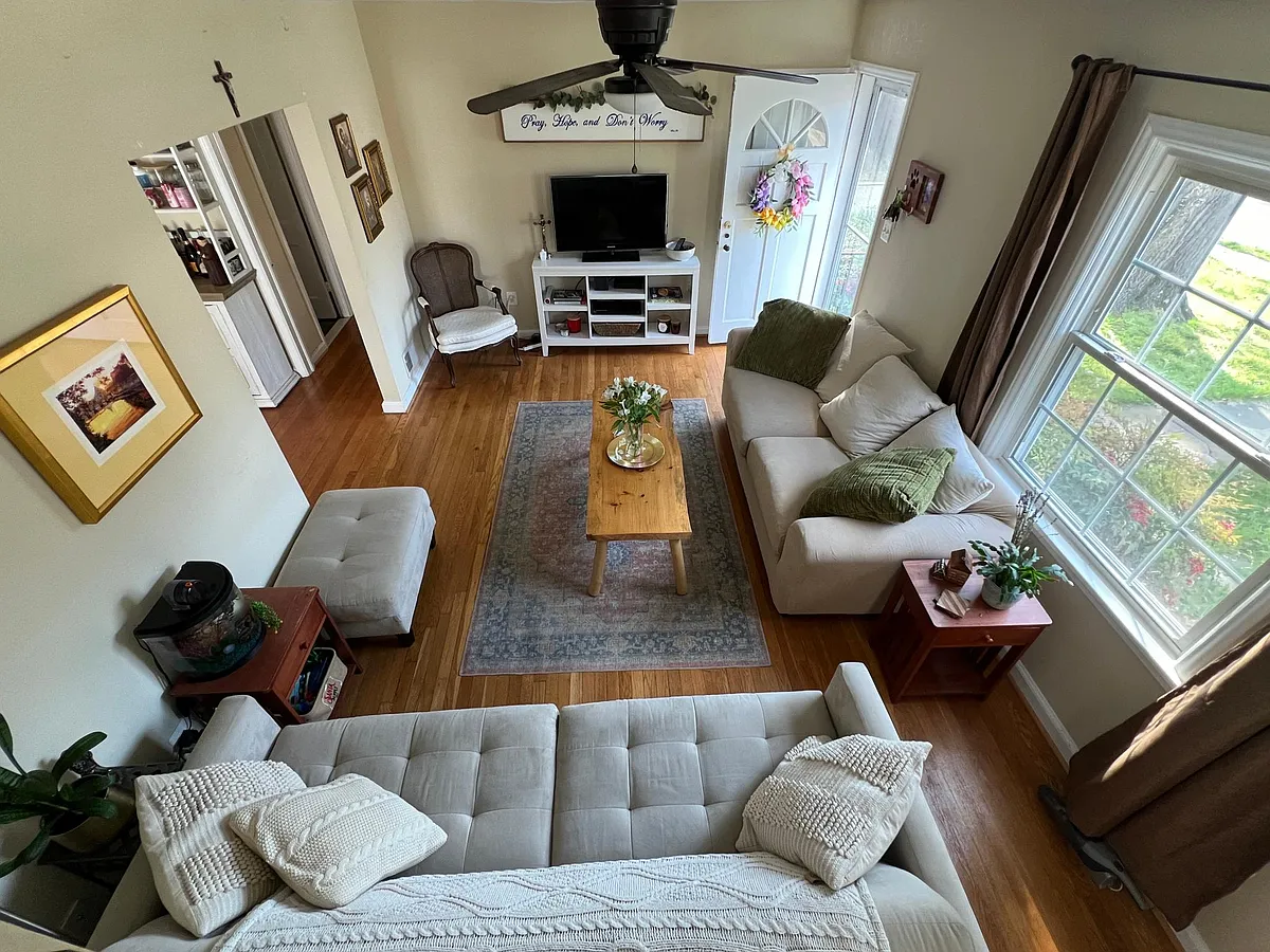 Living Room - 923 16th St S