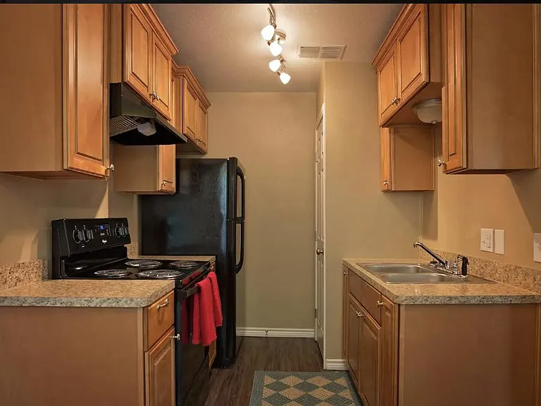 508 E Convent St #A — Photo 2
