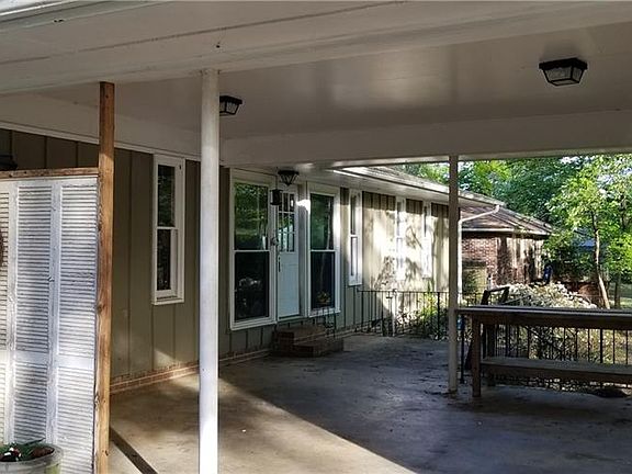 3rd image of 208 Heather Dr