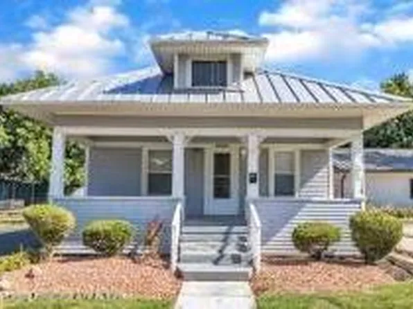 215 E Grand River Ave, Williamston, MI 48895