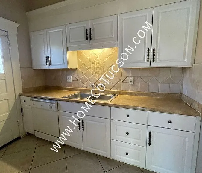 222 E 4th St — Photo 7