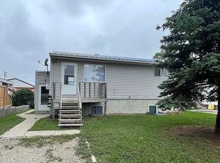 614 11th Ave SE, Jamestown, ND 58401