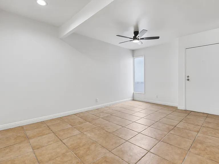 18620 Hatteras St #229 — Photo 5