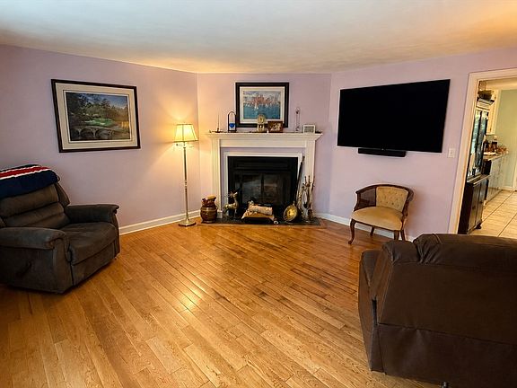 5th image of 62 Frederick St APT 37