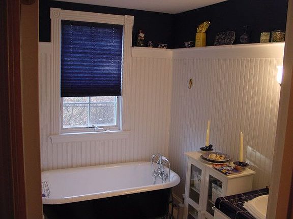 1st floor bath