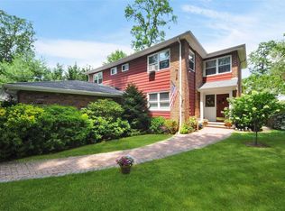 163 Thompson Shore Rd #2, Manhasset, NY 11030