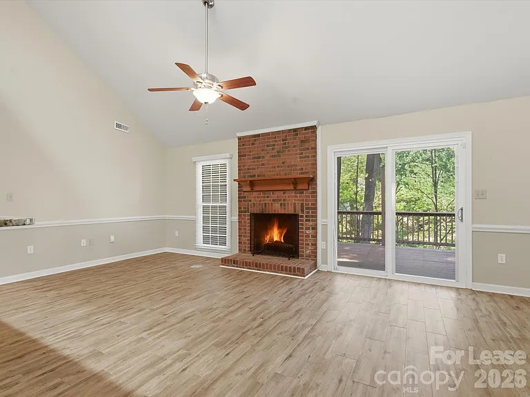 9437 Fairmead Dr — Photo 21