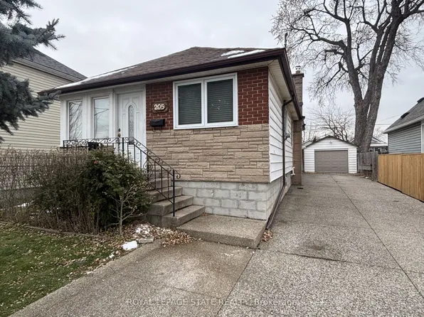 205 Ivon Ave, Hamilton, ON L8H 5S9