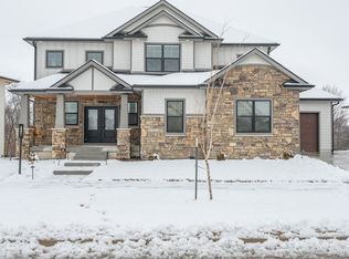 17511 Berkshire Pkwy, Clive, IA 50325