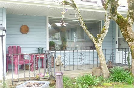 2nd image of 8401 75th Ave E